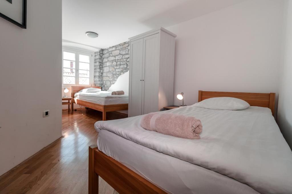 Apartments Artemus Music Pirano Esterno foto