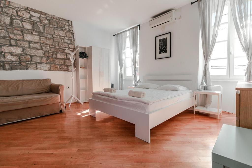 Apartments Artemus Music Pirano Esterno foto