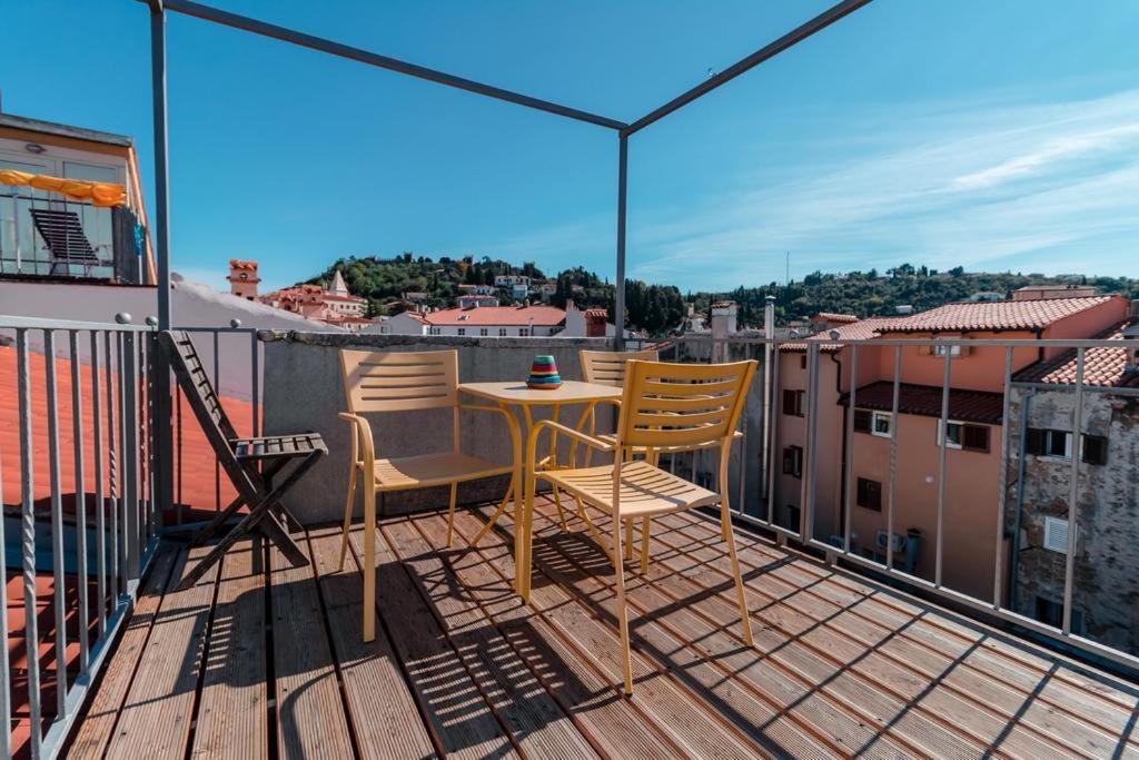 Apartments Artemus Music Pirano Esterno foto