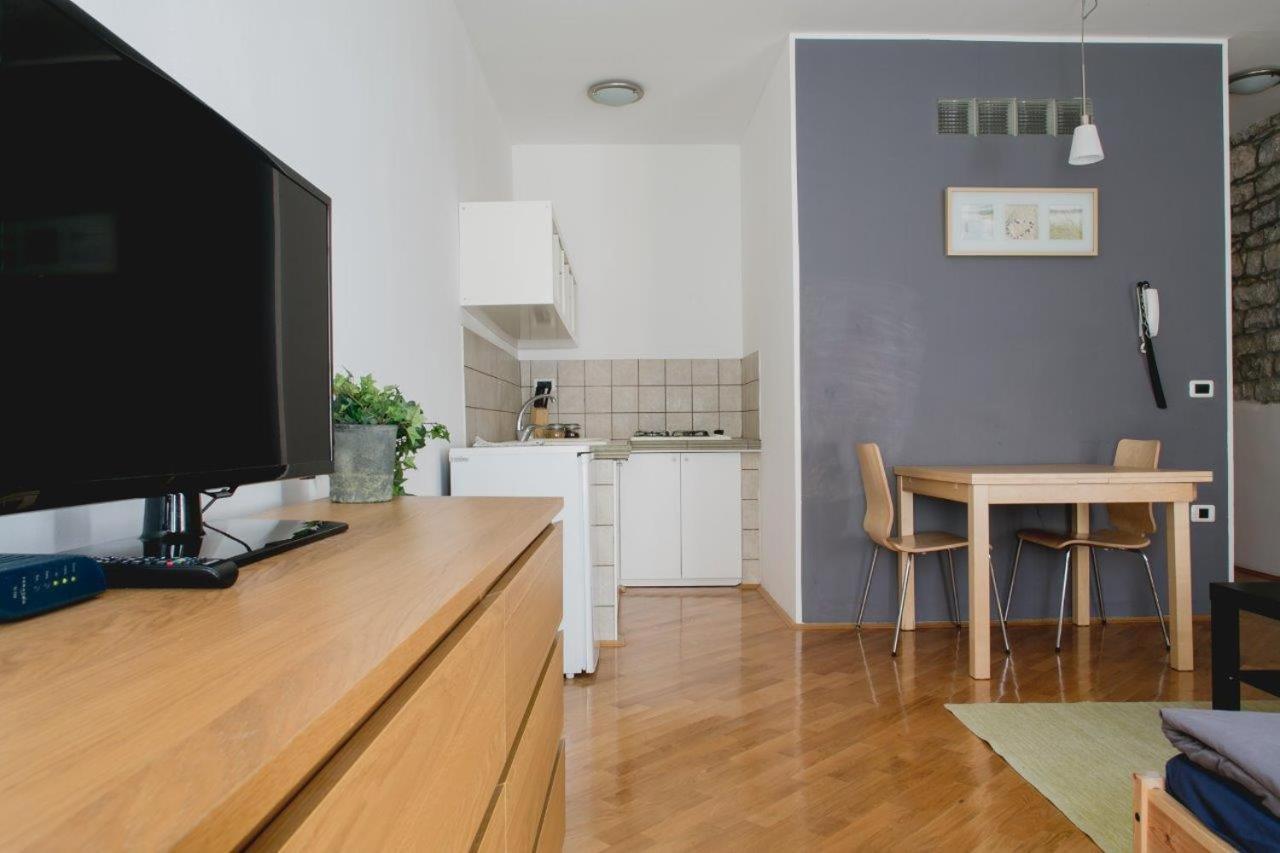 Apartments Artemus Music Pirano Esterno foto